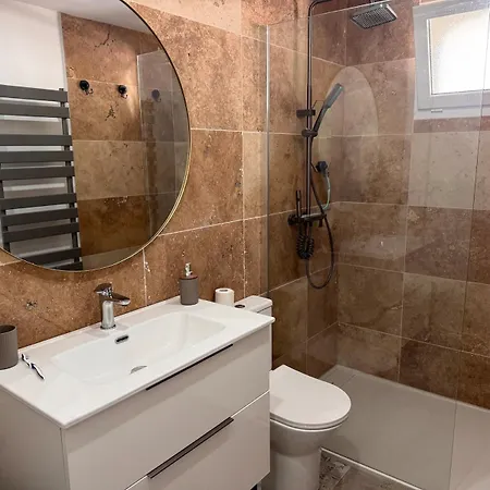 Appartement centre-ville, à deux pas de la gare et des commerces Appartement *